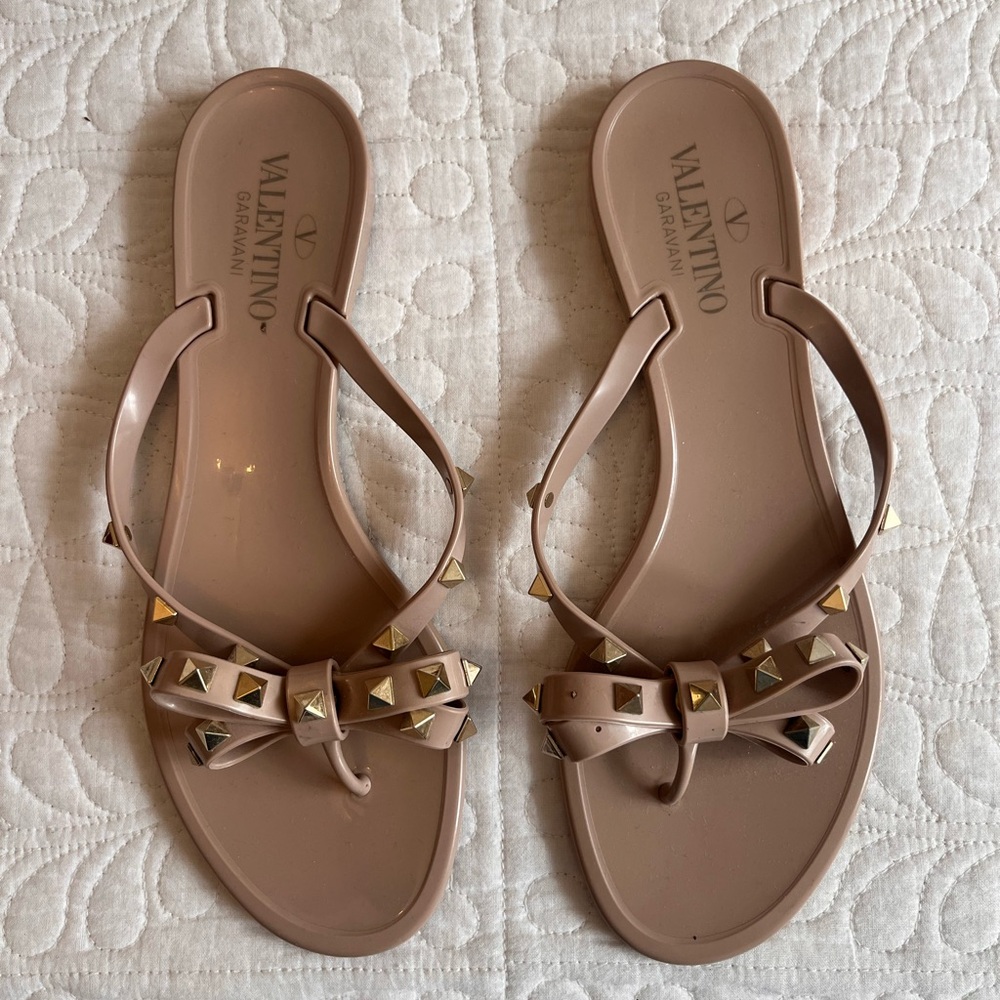 Valentino Garavani Women’s Rubberstud Ribbon Flip Flops